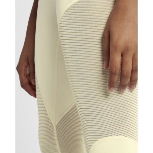 NWT Nike pro training leggings - Picture 5 of 8